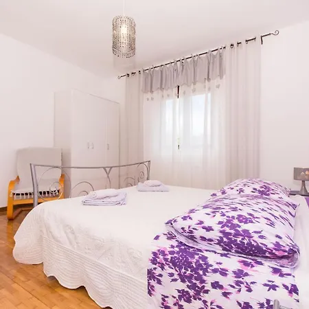 Lorenzo Apartment